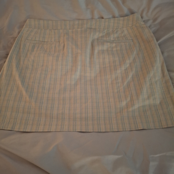 Golf America Classic Beige Striped Women's Skort - Picture 7 of 9